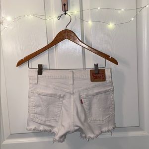 AUTHENTIC LEVI WHITE DENIM SHORTS SIZE 0